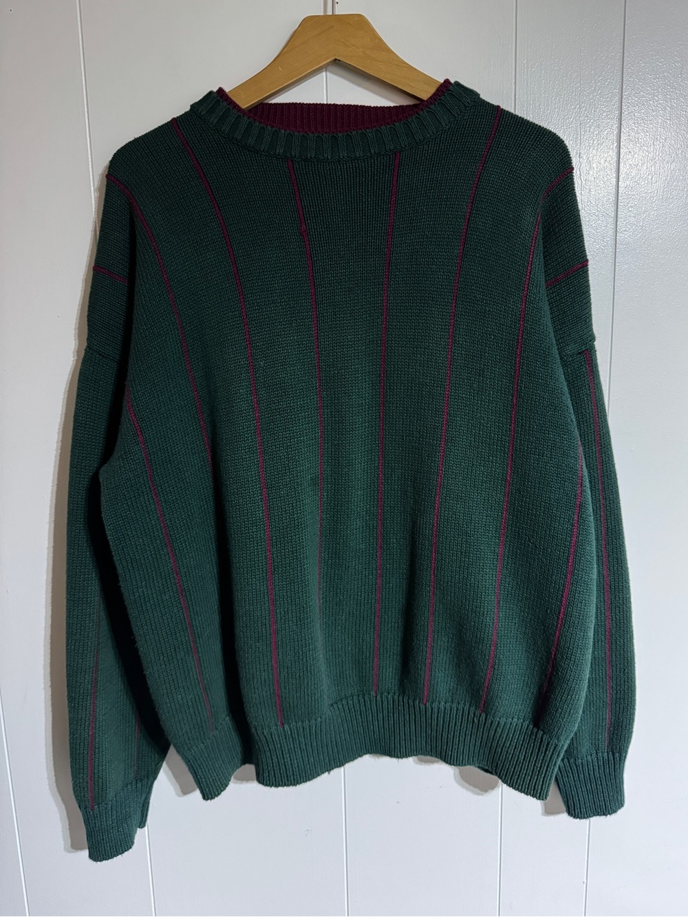 Vintage Men's Forest Green Crewneck Sweater with Burgundy Pinstripes Classic